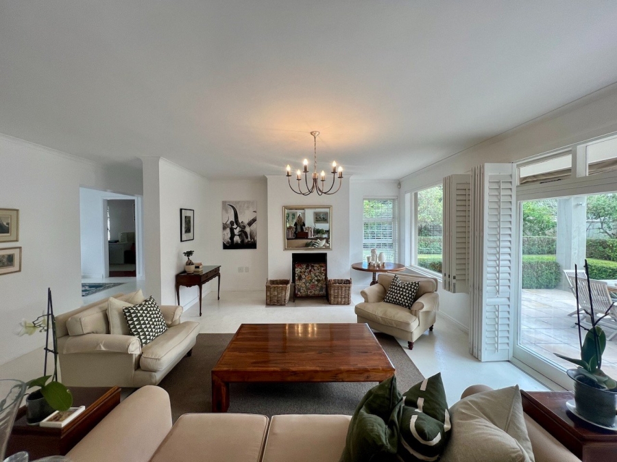 To Let 4 Bedroom Property for Rent in Constantia Western Cape